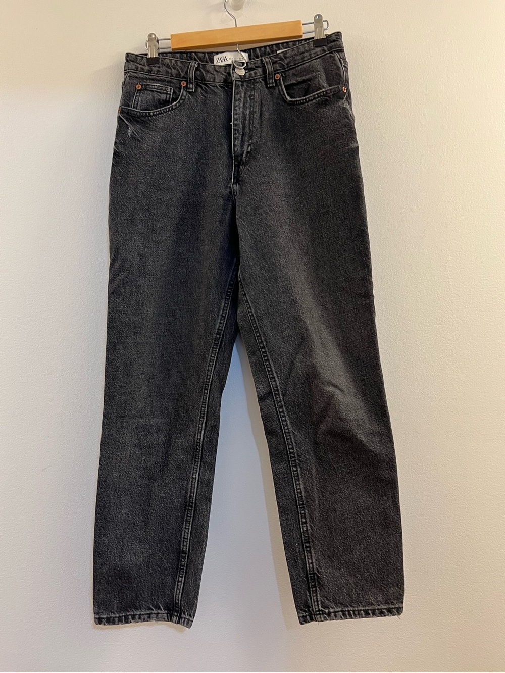 88. Zara High Rise Mom Fit Black Jeans - Picture 2 of 13